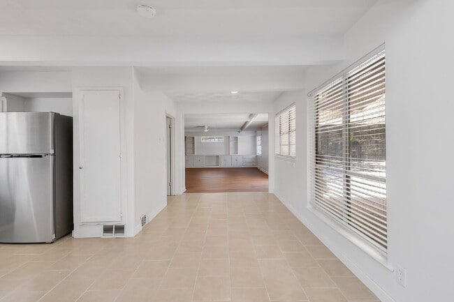 Building Photo - Beautiful Single-Story Home for Rent in Da...