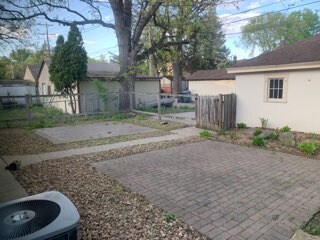 Building Photo - 5021 S 28th Ave