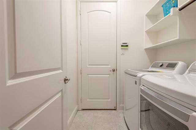 Building Photo - 861 Field Crossing