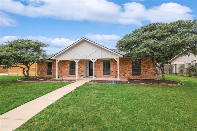 Building Photo - 2301 Travis Dr