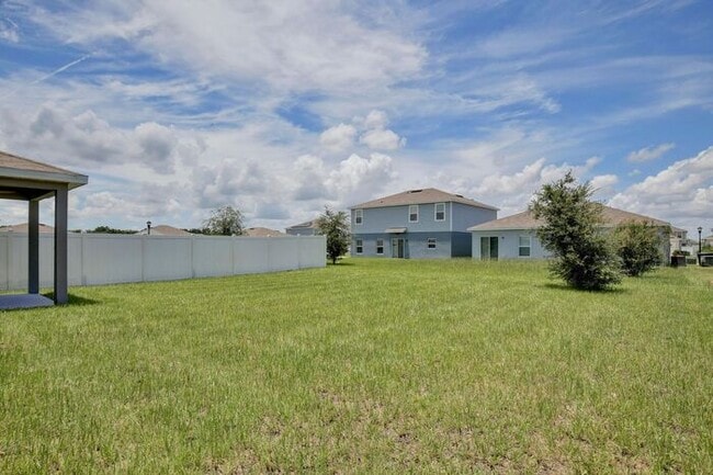 Building Photo - Effortless Living in a Modern 3-Bed Home w...