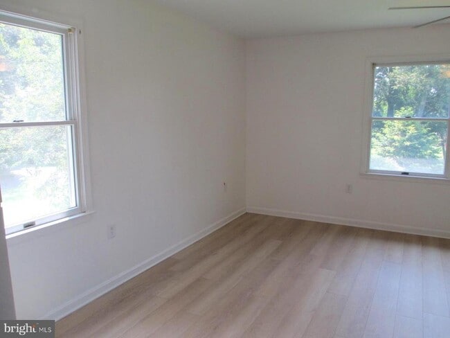 Building Photo - 25440 Luhaven