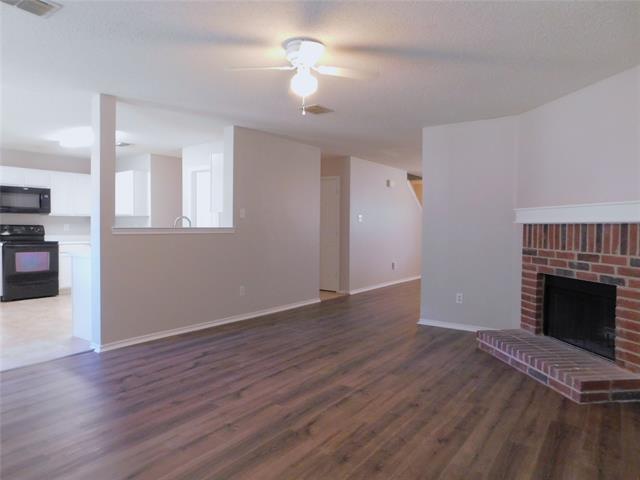 Building Photo - 2628 S Wavecrest Ct