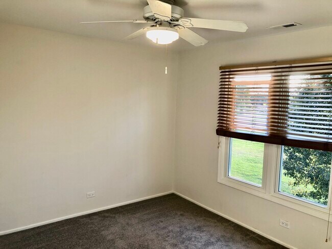 Building Photo - 1426 Clairmont Ct