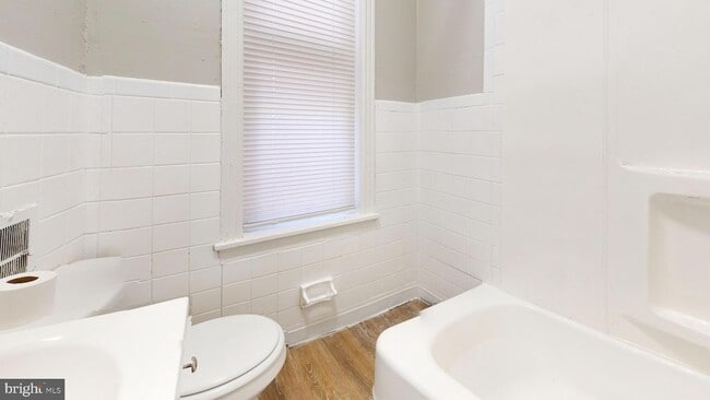 Building Photo - 5139 Ludlow St