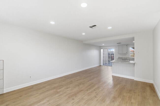 Building Photo - $1,000 Off First Month's Rent | 3-Bedroom Home with Detached 2-Car Garage, Fireplace & Private Patio