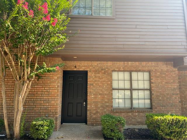 Building Photo - 900 W Mulberry St