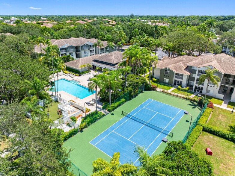 Building Photo - 2133 Polo Gardens Dr