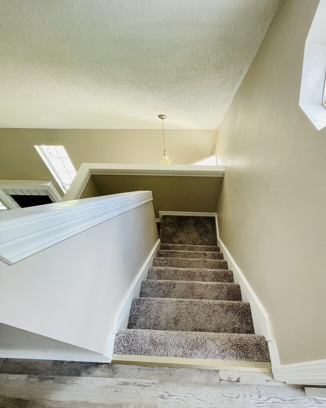 Building Photo - 13442 Locust Hill Dr