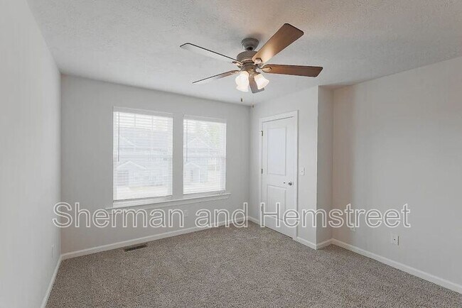Building Photo - 2049 Lotus Dr
