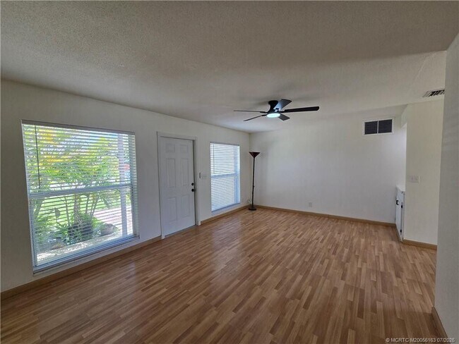 Building Photo - 2648 Rockcrest Ct