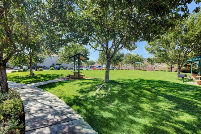 Building Photo - 2576 Velez Valley Way