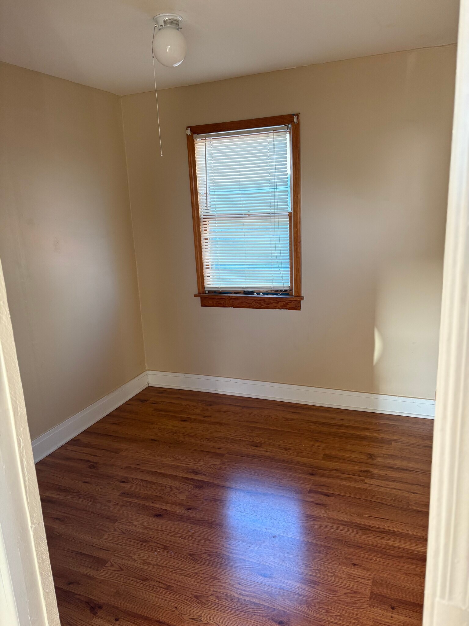 Building Photo - 87 Dempster St