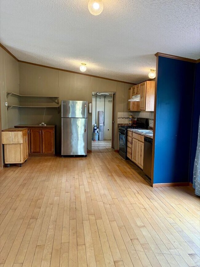 Building Photo - Country Property With Over 7 Acres of Land, No HOA & Room For Your Toys!