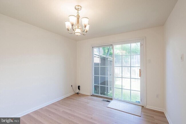Building Photo - 3048 Silent Valley Dr