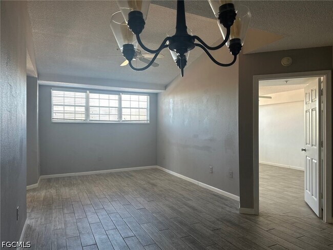 Building Photo - 8659 River Homes Lane