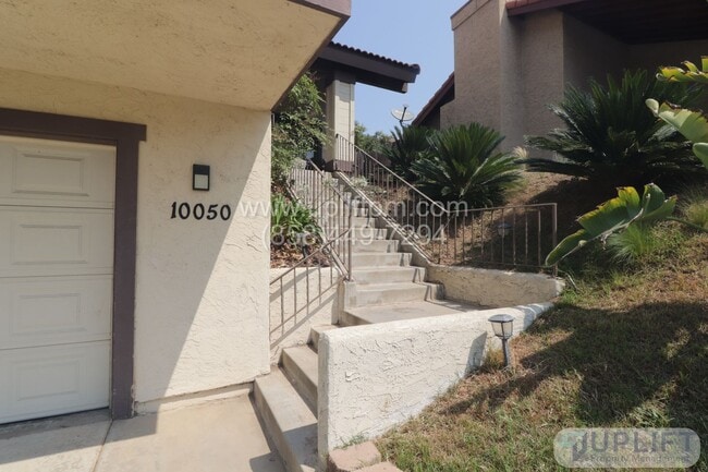 Building Photo - Beautiful Spring Valley home, tri floor 4 ...