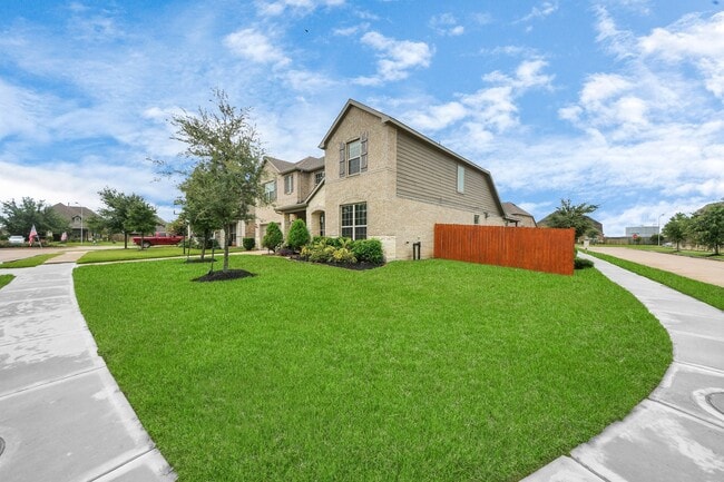 Building Photo - 28215 Shorecrest Ln