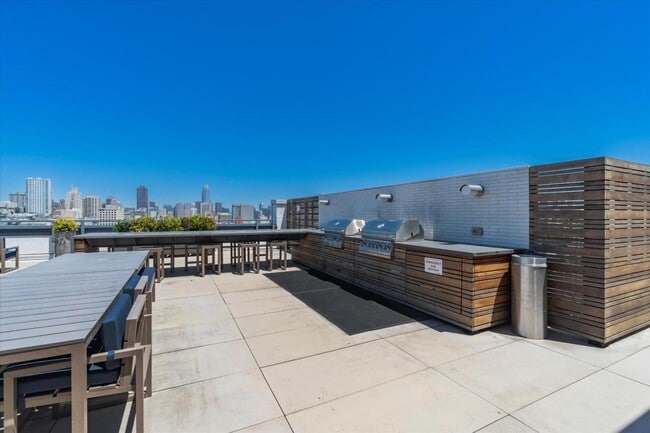 Building Photo - 1450 Franklin St