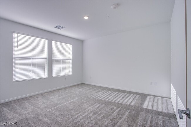 Building Photo - 2555 Hampton Rd