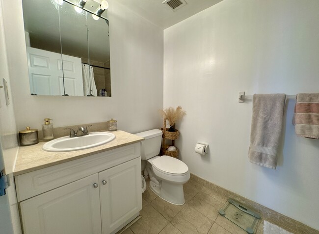 Marble Bathroom - 100 Old Palisade Rd