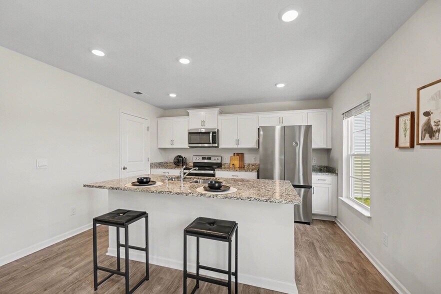 Building Photo - 5223 Ironwood Dr