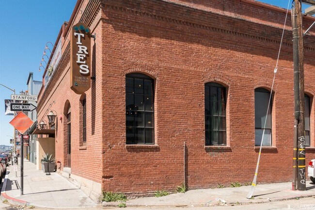 Building Photo - 219 Brannan St