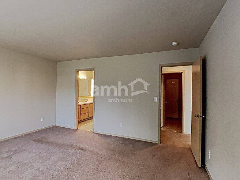 Building Photo - 20507 193rd Avenue Ct E