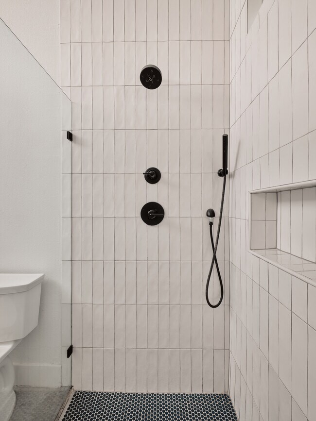 Building Photo - 910 Gullett St