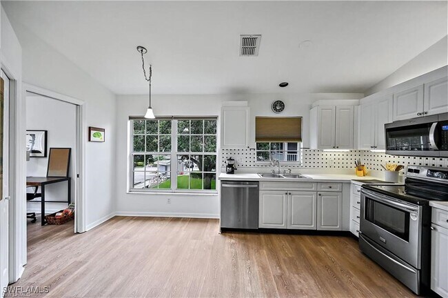 Building Photo - 3740 Fieldstone Blvd