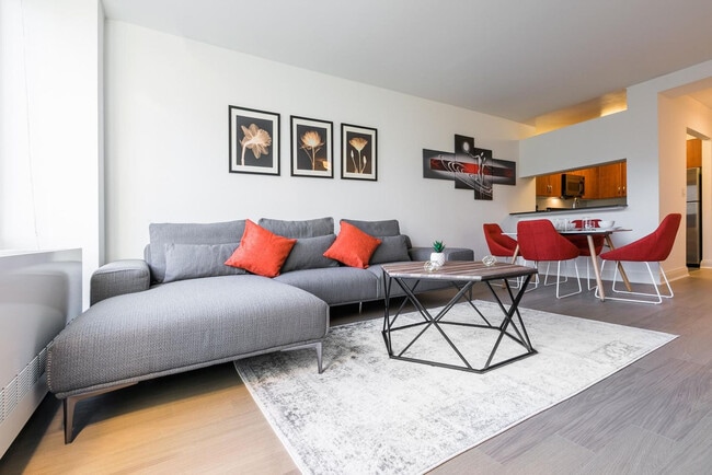 Building Photo - 45 E 33rd St