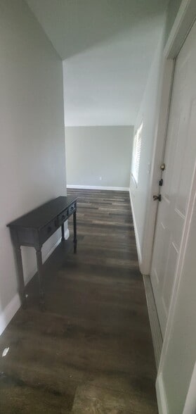 entry - 6785 Sandwater Trl N