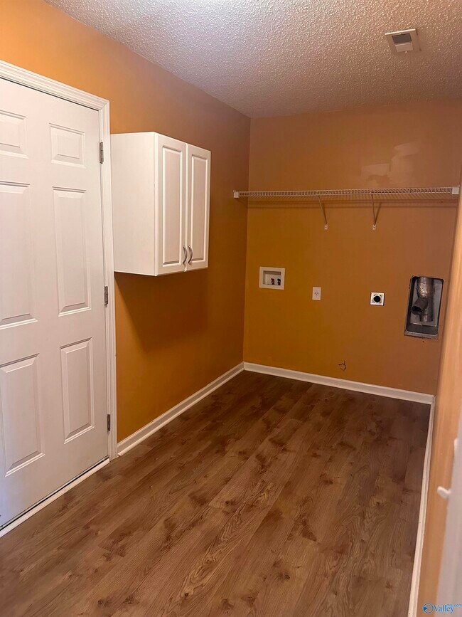 Building Photo - 4804 SE Brownston Ct