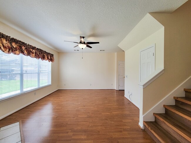 Building Photo - 11147 Carriage Lake Dr