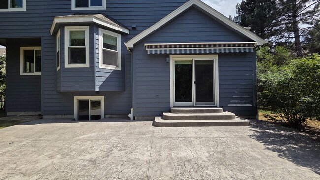 Building Photo - Beautiful 4 Bedroom 3.5 Bath - Boulder!