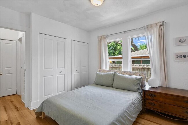 Building Photo - 918 16th St W