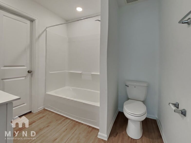 Building Photo - 2842 Via Augusta Dr