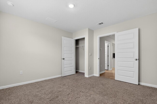 Building Photo - 6817 Interlachen Ln