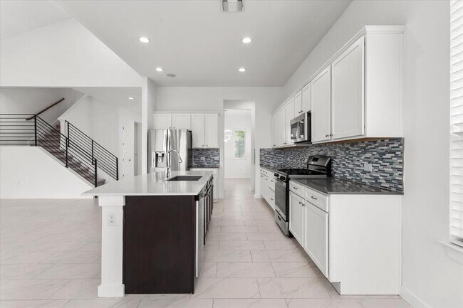 Building Photo - 7201 Garnet Mill Ln