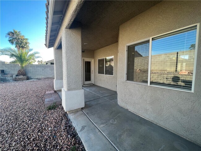 Building Photo - 5712 N Tropic Mist St