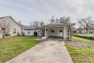 Building Photo - 5805 Aton Ave