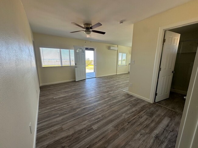 Building Photo - PRIVACY! PRIVACY! Cute newly remodeled 2 bed/1 bath home!