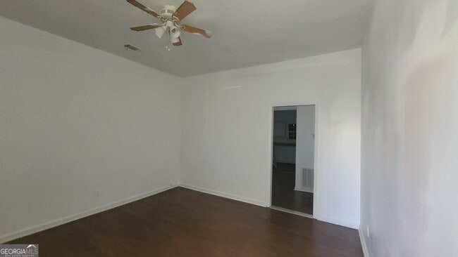 Building Photo - 2810 3rd Ave
