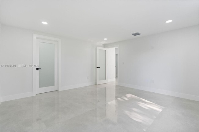 Building Photo - 4800 SW 61st Ave