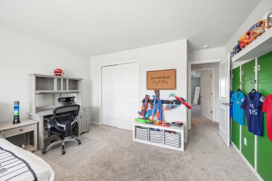 Building Photo - 2784 Nottingham Dr