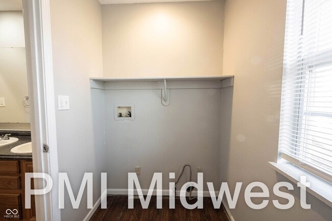 Building Photo - 1365 Mulberry St.