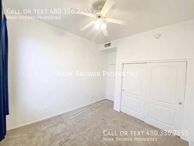 Building Photo - 3918 E Juanita Ave