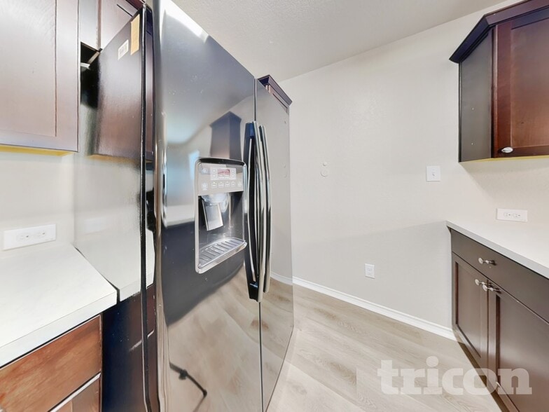 Building Photo - 9720 Marbach Brk