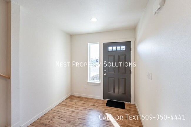 Building Photo - 1073 S Grand Dr