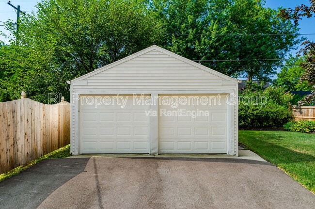 Building Photo - 459 Blenheim Rd
